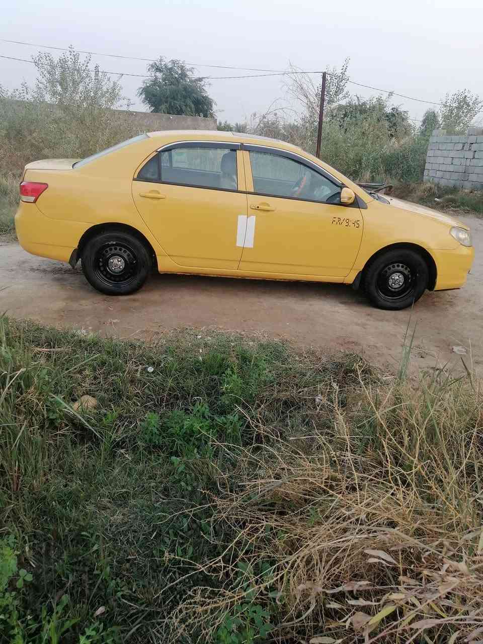 سلام عليكم سياره بي وايدي اجي ثري 2013 سياره جاهزه تبريد حداديه تخم تاير مكينه وكير كورله مصفره هيئه وغرامات رقم واسط انكليزي ابسمي مكان السياره الديوانية السعر 55 اوبيه مجال رقم ***********
