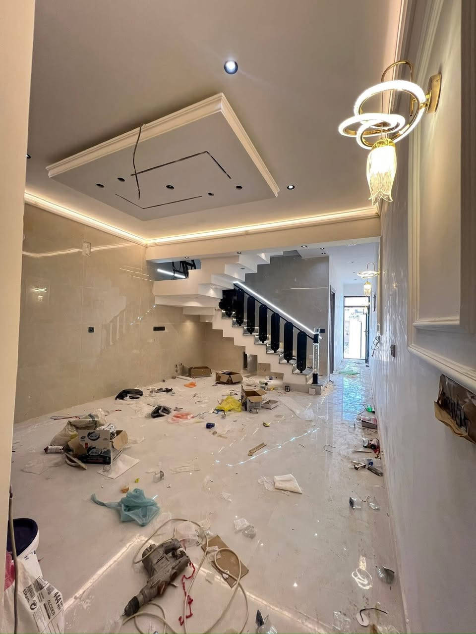 دار للبيع 100 متر 🏠 السعر 250

حي الجهاد مربع الامانه تسليم مفتاح 🔑 

خلال أسبوع شغل فول درحه اولى

📍مقابيل البيت سياج مدرسه عله طول الشارع 

         🫵🫵مواصفات الدار 👇👇

ارضيه بورسلين 80 في80 نانو بولش 

ديكورات صقوف صاله ومطبخ وغرفه نوم 🛌 

نضام درج بيانو 🎹 أناره 

محجر الدرج زجاج مسكرت 10 ملم 

باب قاصه بلازمه 

نضام حاكيه شاشه صوره وصوت 

جداران مطبخ وحمامات بورسلين هندي تصفير 

مدخلين ثلاث نوم 🛌 

اثنين حمام 🛁 صاله مطبخ 
*********** مكتب حمورابي للعقار
