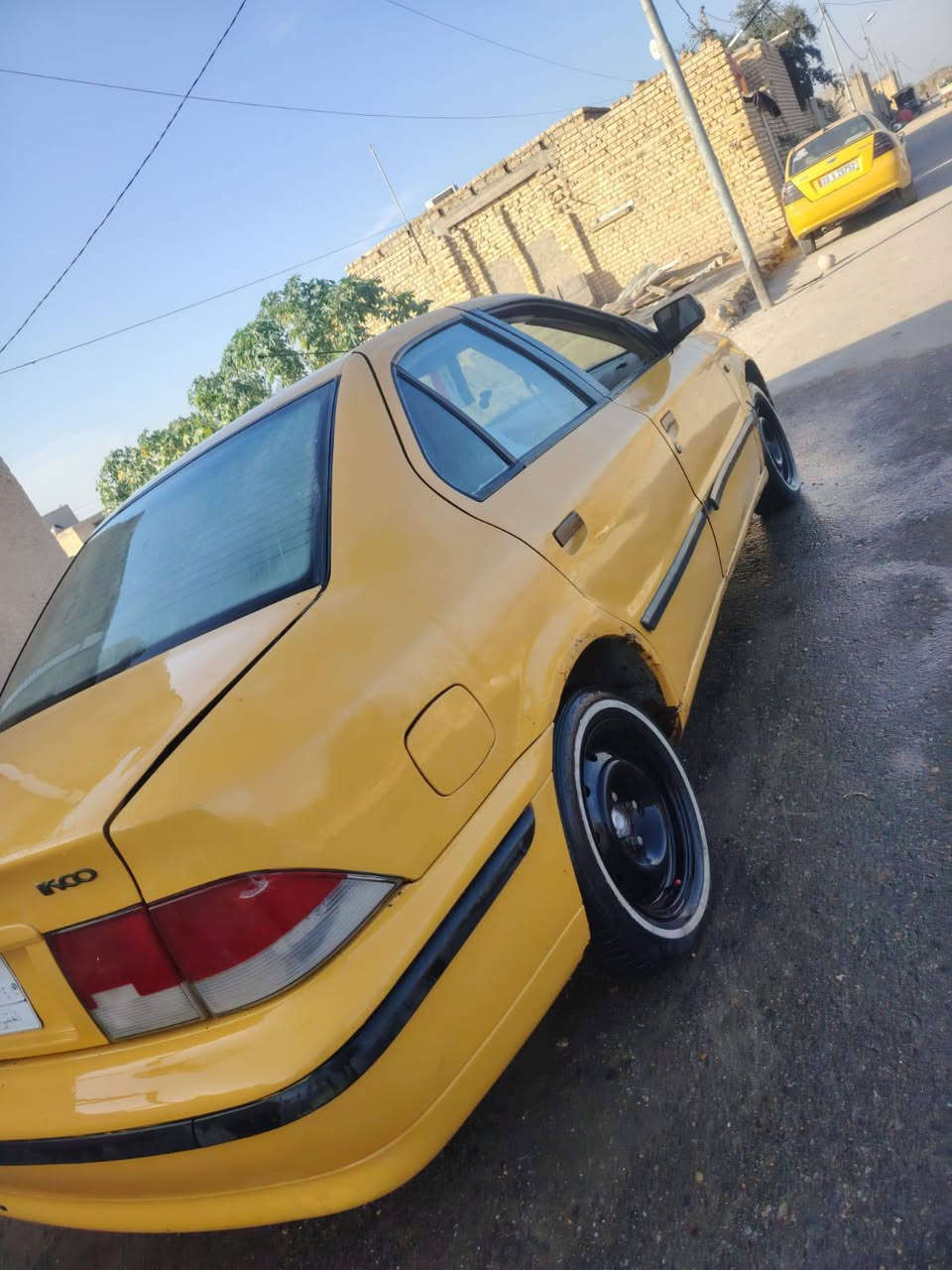 السلام عليكم سمند 2010 كير مكينه خير من الله الكشر شوفت عينك سنويه منتهيه صارله 3 سنوات تخم تاير بيه لايتات زنون عوزه ترتيبات بصيطه السعر 19 وبيه مجال
***********
