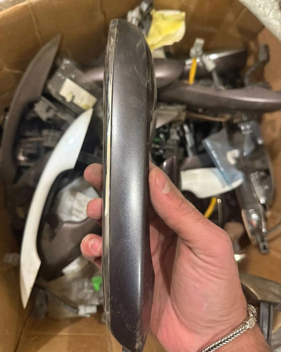 عالم الجينيسس
اسامه الكعبي🥇
***********
يدات ابواب GV70 امامي+خلفي
شرط امريكي
جميع الالوان 
البرونز والنيكل

العنوان بغداد الدولعي مقابل مخازن الجاي
