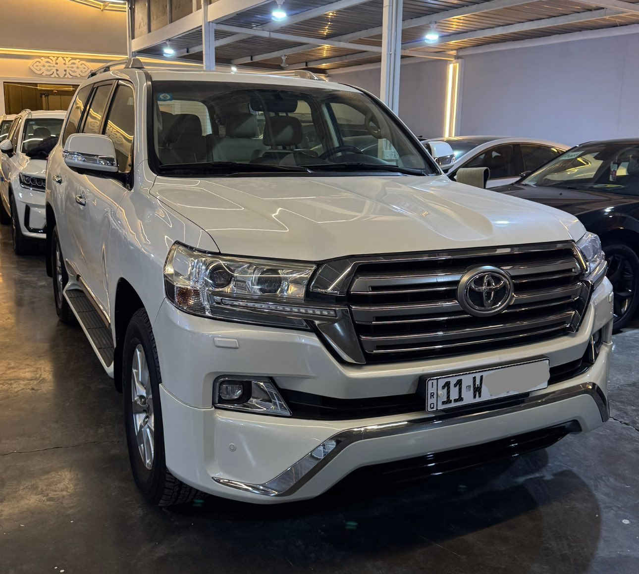 سلام عليكم
لاندكروز 2017 فطيم 
ماشيه 96كم رقم بغداد الجديد بسمي 
مكفوله فقط بارد بسيط فول مواصفات سعر 480وبيها مجال ***********
