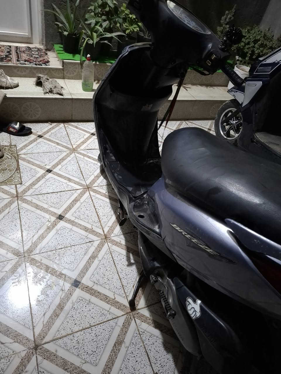 السلام عليكم
دراجة بريز للبيع 

دراجه بشهر ال10 2024 نزلت رمبة 

ولحد الان الدراجة اخت الرمبة جديدة كلة عل بلاد الله شهاد 

قبل فترة بدلت كلج خلفي تفصيخ  

وكدام عينك كفرات كله بلاد مختمه بل كامل 

جيب اقوى فيتر وتعال 

السعر (800) الف بيه مجال شي قليل جداً 

رقمي ***********  وبي واتساب 

للتواصل فقط على هاذة الرقم
