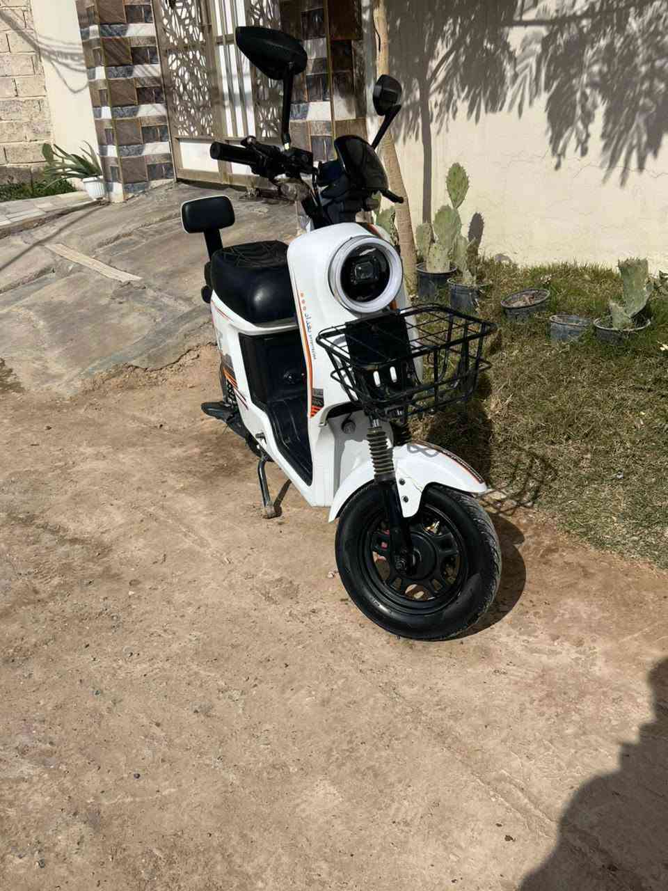 موطور R9 للبيع مكان التحرير
تخم بطاريات/6دبل جداد بعدهن 

موطور سريعع وسرعته حقيقه 

السعر/ 550وبي مجال 

الرقم // ***********

 والخاص هم مفتوح
