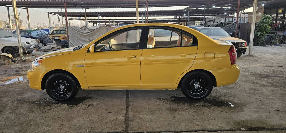 سلام عليكم اكسنت تكسي كير اوتو موديل ٧ جاهزه مكينه وكير حداديه تبريد تخم تاير باتري جاهزه مكينه{1600} صبغه جديده رقم مثنى موجوده بديوانيه سنويه مجدده  السعر ٧٥ وبيهه مجال ما متواجد على الفيس ***********
