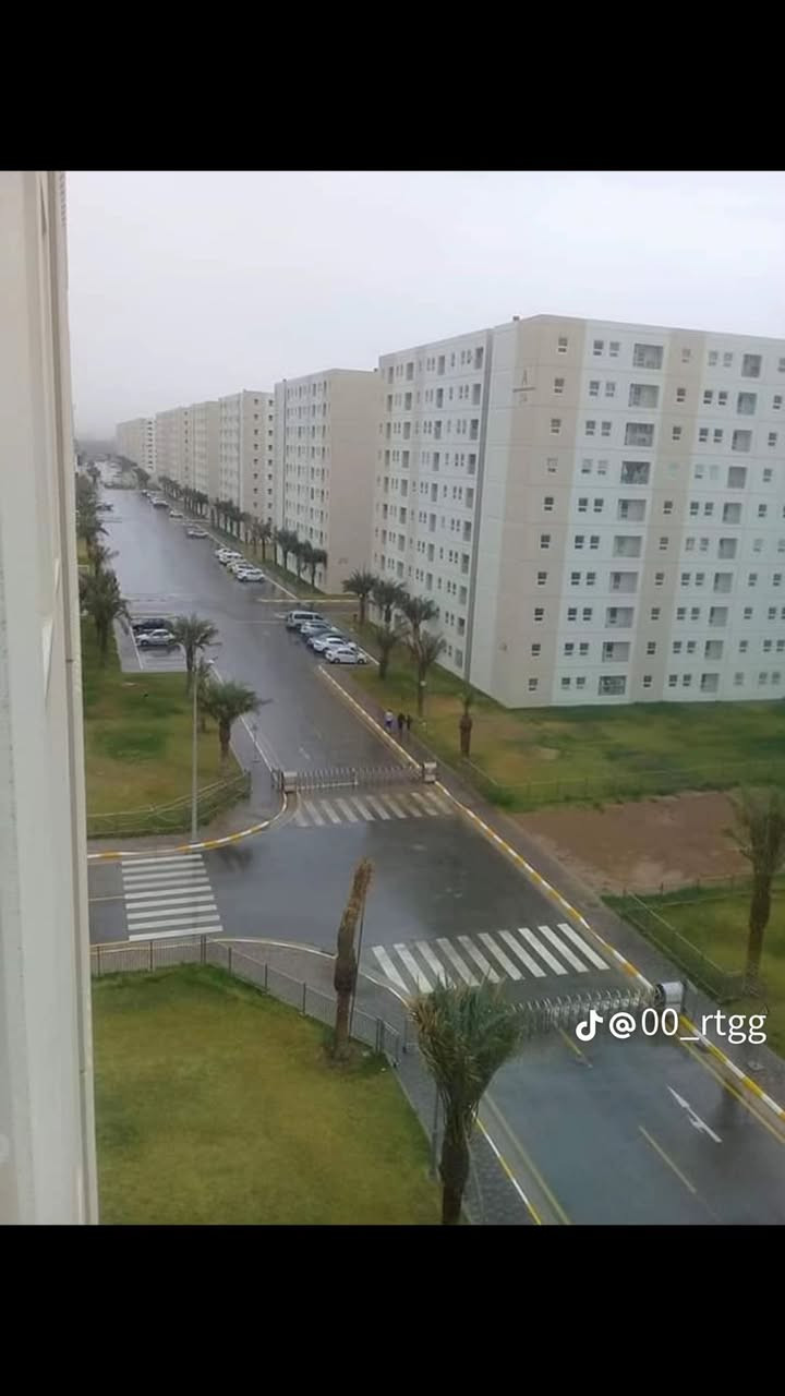 سلام عليكم
للبيع140غربي  مجمع A4 طابق4 استلام مباشر بيها كاونتر تفصال تخم قنفات 5سبالت غرف نوم بيها ديكورات مغربية مدفوعة كاش تتكاتب وياه صاحب شقة يحولها مباشر باسمك 
***********
