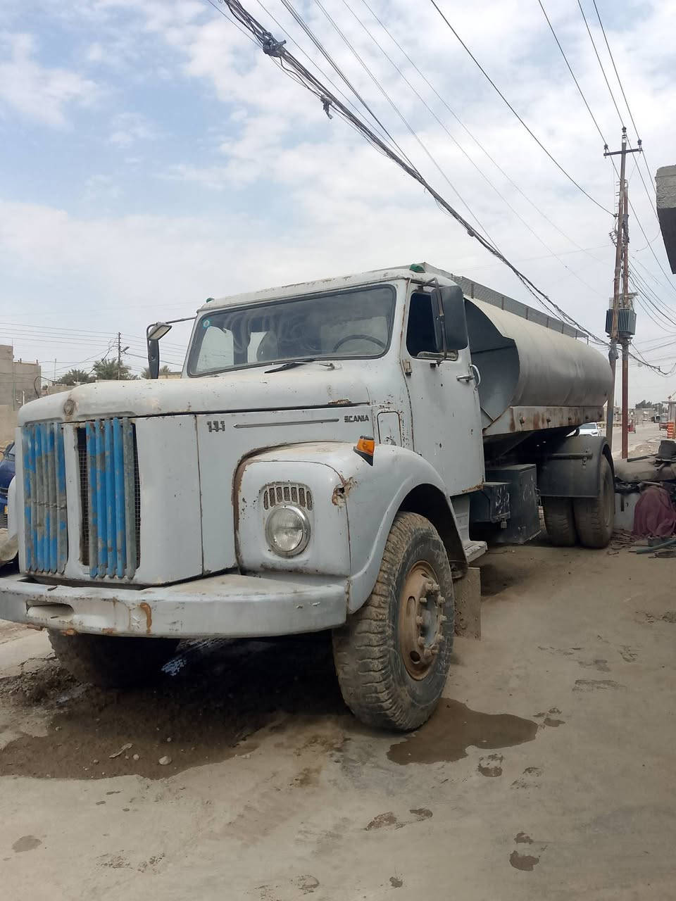 سكانيا موديل 78بسنويه تنكر مكينه كير عادي ***********
