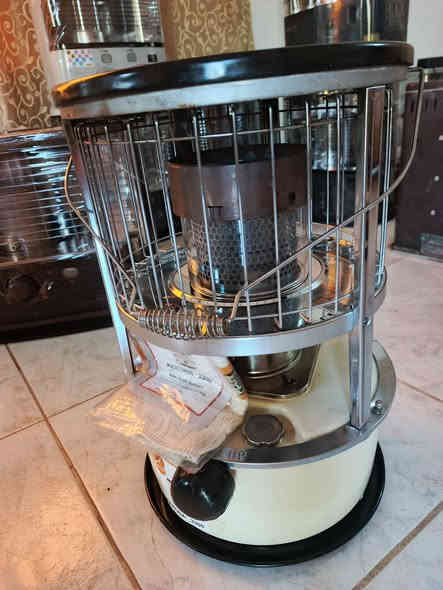 صوبه دائريه باله الحجم المرغوب بلسوك الاصلي شرط نظافته مثل ماموجود بلصوره فتيلته الاصليه السعر 55 ويوجد خدمت توصيل للتواصل ***********
