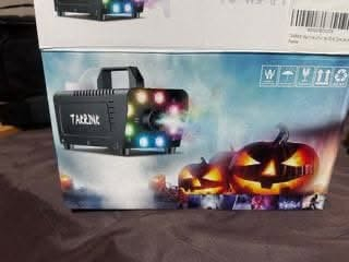 آلة دخان تاكرينك (TAKRINK) بقدرة 900 واط، مجهزة بـ 8 مصابيح LED ملونة (RGB) لإضافة تأثيرات بصرية.تأتي مع جهاز تحكم عن بعد لاسلكي لتعديل الألوان وحجم الدخان بسهولة من مسافة بعيدة.تحتوي على خزان سائل بسعة 300 مل ومصنوعة من مواد معدنية متينة.تستغرق حوالي 3 دقائق للتسخين وتناسب مناسبات مثل الهالوين، حفلات الزفاف، وعروض الدي جيه
السعر 50 الف
التواصل خاص أو الاتصال على الرقم 
***********
واتساب فقط
