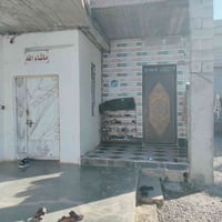 يوجد بيت للبيع ربعه وهول وغرفتين نوم ومجمع صحيات ومطبخ  التواصل 078301...
