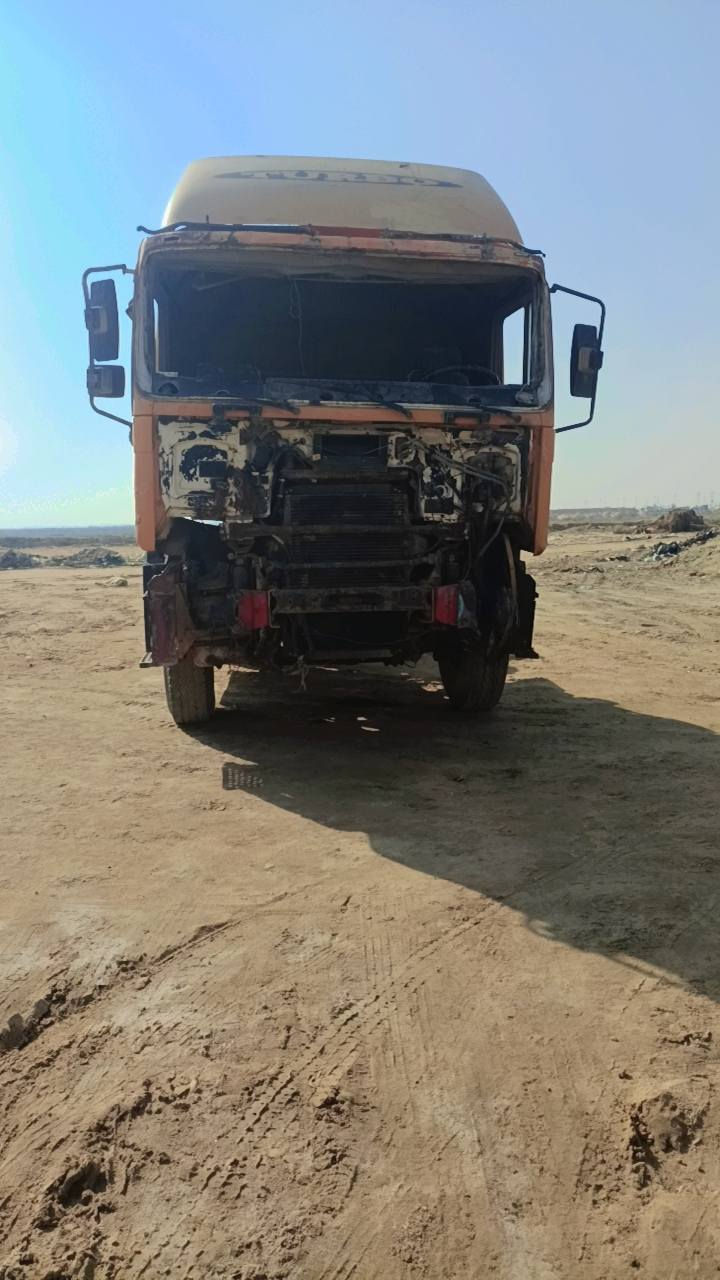 سلام وعليكم مان صقر مكينه 6 كير 130رقم مثنه شرط تحويل سياره حلوه صوندات هواء جدد تخم تاير سياره نقصه بس بنيد وجامه فقط 
ربط وطلع باتريات توني شادهن جدد مربوطه تريله قلاب سعر 50وبيه مجال وذا مراوس بلبي ترهم معه الفرق مامتواجد علفيس  نتصل‏‪***********‬‏ مكاني نجف
