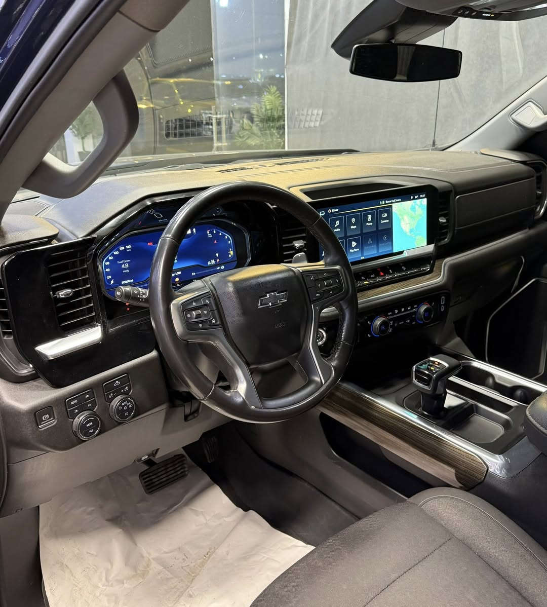 Chevrolet Silverado 
2023 RST
V8 - 5.3L - 4x4

بسمە و شغال
شاشە و کامیرە
لایت لید
کوشین کهرابایی
کوشینات هیتر
سوکان هیتر
رادار
باب طویل
بودی قصیر
ویل 20

50.000 mile
2 قطعە صبغ
سعر 355 ورقە

معرض ( مەدینە ) اربیل شارع ١٠٠م
0750 261 2500
0772 665 1010⁩
