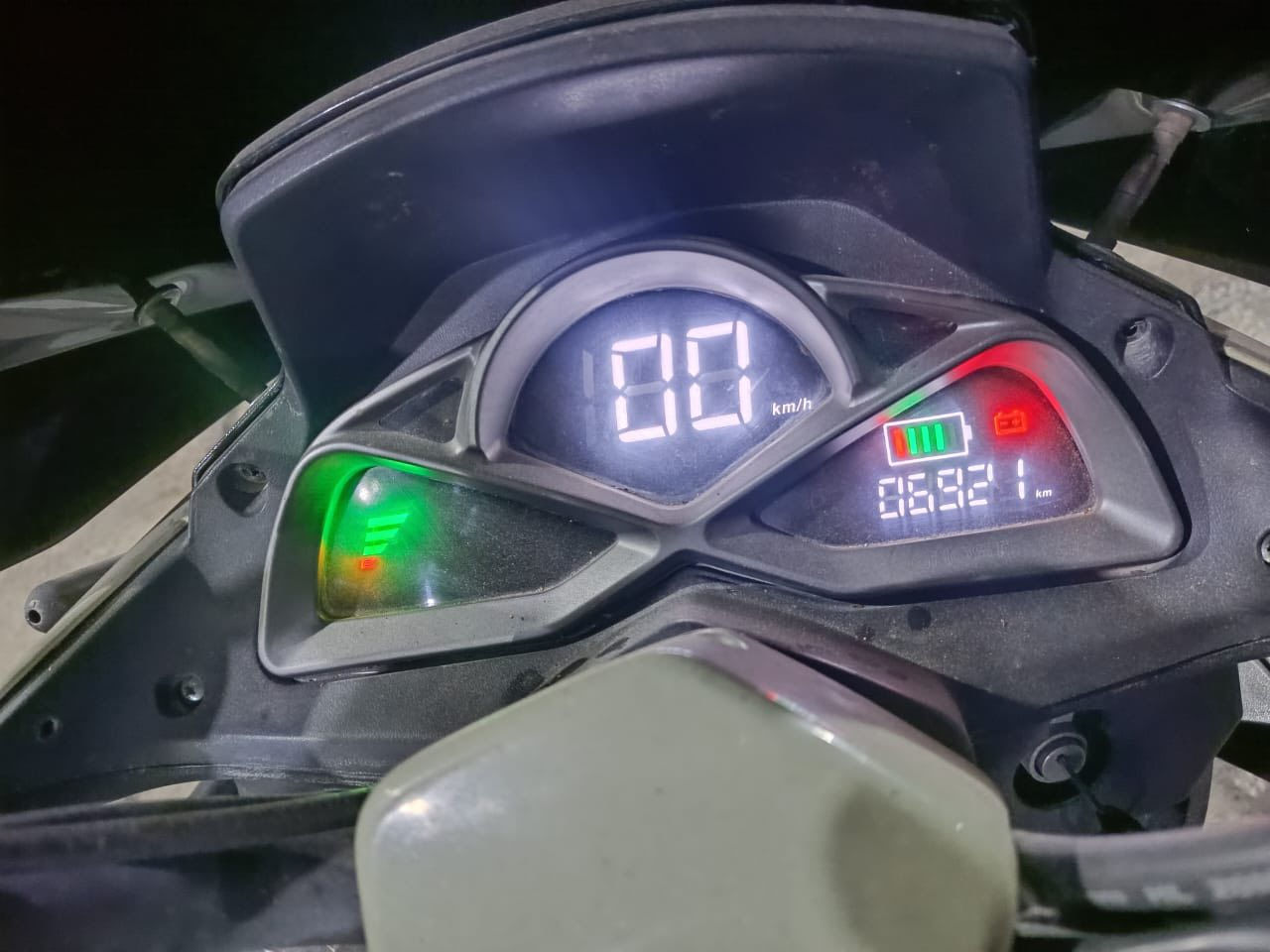 للبيع دراجة كوست
موديل 2025

المكينة تجفيت مضبوط 💯

ماشيه 6921 كم

نظيفة وما بيها شي

دراجه شلعه ومعدل 

مكاني حله مركز مدينه 

سعر 700وبيها مجال 

تواصل***********
