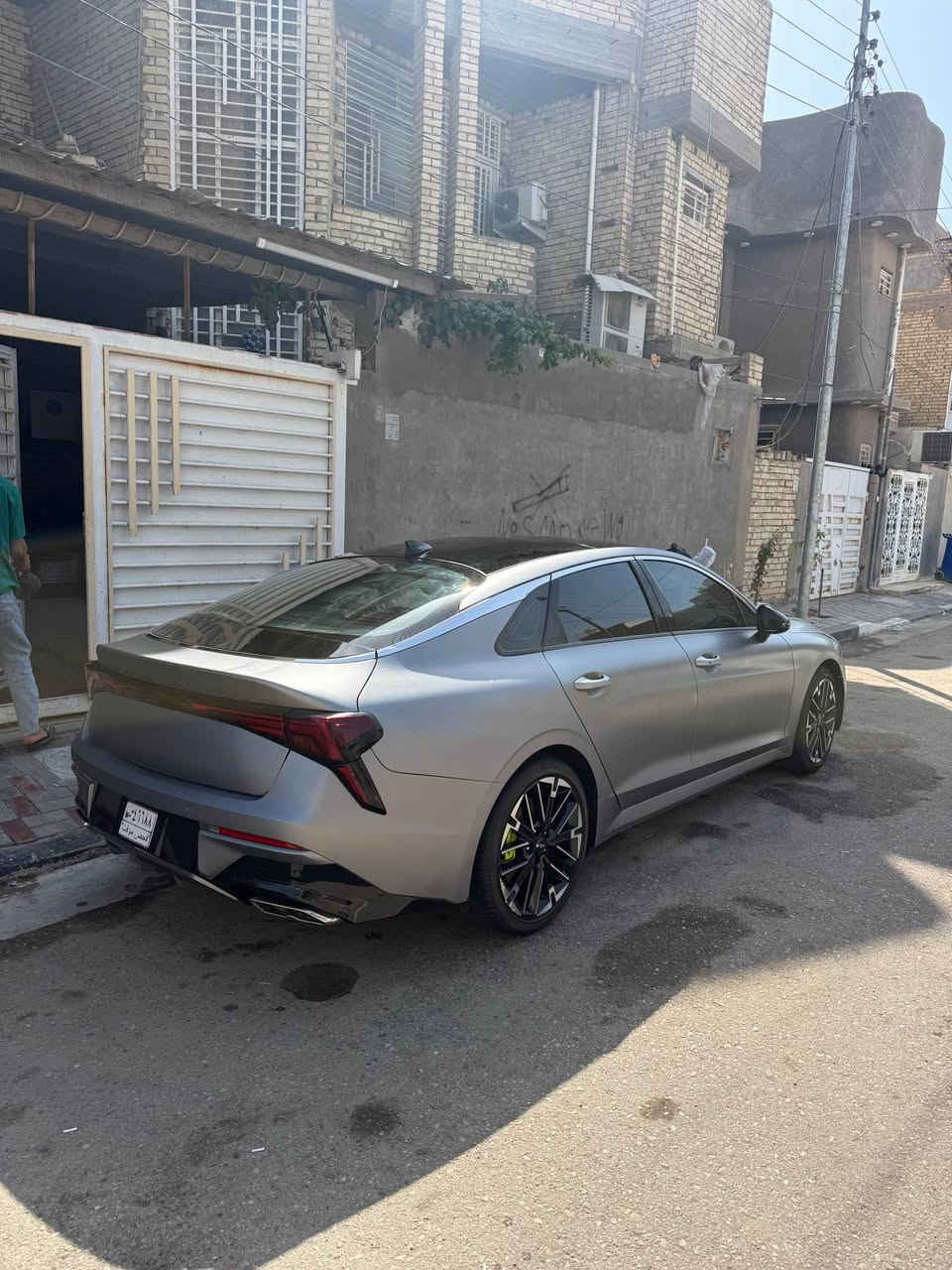 السلام عليكم 

كيه k5 GT
ماشيه ٥٠٠ فقط 
ضرر آلتكم الخلفية مصبوغات 
بدون دواخل 
شواصي سليمه 
رقم الشاصي KNAG44J86S5333661
*********** كربلاء, العراق
