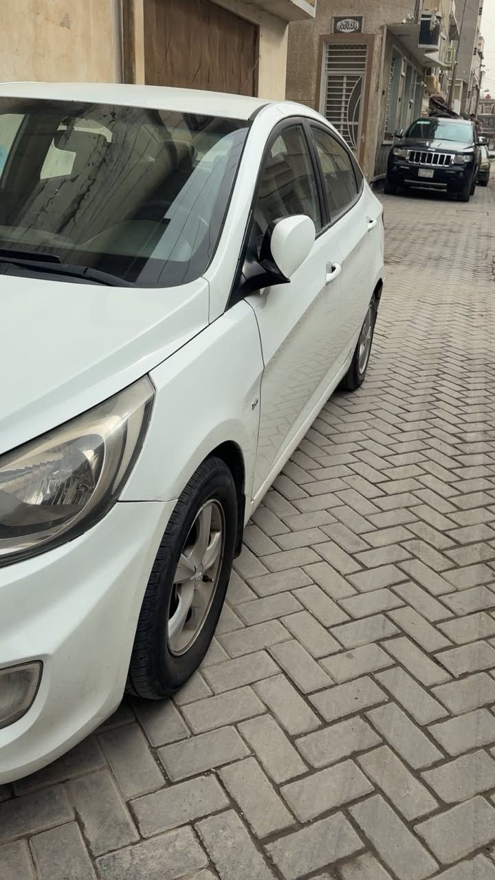 سلام عليكم للبيع اكسنت خليجي
موديل 2012 رقم بغداد بسمي 
شرط تحويل بيه قطعيتن صبغ 
مكينه 1600 كير محرك صدر 
مفكول تحكمات ستيرن 
ويل كب خمس تجاوي 
السعر 95 عنواني الاعظميه 
***********
