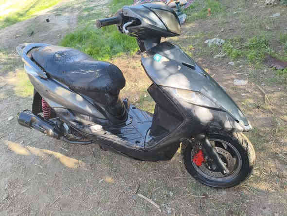 سلام عليكم دراجه ثعلب 140 مختمه شغاله نقصها باتري تشتغل هندر  مكاني. عطيفيه سعرها 275 قفل ***********
