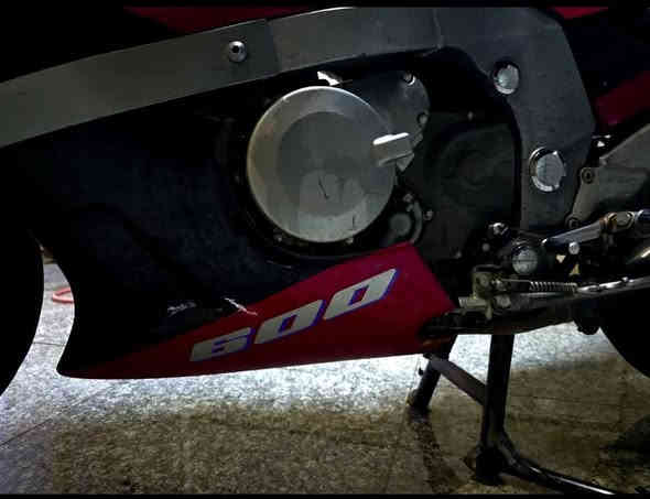 سلام عليكم  بطح كاوسكي فئى  zzr   دراجة نضيفة. بس كابريتراتهة مطوفة. ويحتاجلهن بس تنضيف    متوازي على فلوس بيعة سريعة   مكاني بغداد  رقم
***********
