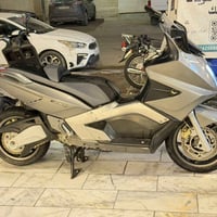 هذه الدراجة هي Gilera GP 800، وتعتبر من أسرع السكوترات ذات المحركات ال...