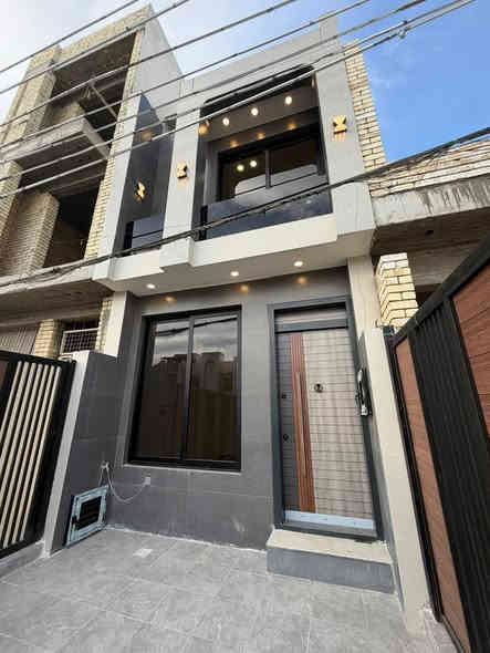 📣 إعــــــــلان للبيع 📣
للبيع بيت مساحة 54م
✔️ واجهة: 4 متر
✔️ نزال: 14 متر
✔️ واقع حال: 56م مع تشجير
📍 الموقع: الغزالية – مدير الأمن / شارع قاسم نافورة
شارع على سايدين بعرض 30 متر

⸻

🏠 يحتوي العقار على:
🔴 3 غرف نوم
🔴 صحيات عدد 2
🔴 صالة
🔴 مطبخ
🔴 كراج + حديقة

⸻

📞 للاستفسار:
***********
***********
