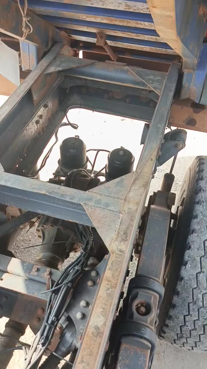 اكتروز شمعه للبيع راس اتريله موديل 2001 مكينه 41 مجموعه جيف شاصي مكفول رقم صلاح الدين السياره مكفوله كفاله عامه رقم الهاتف ***********
