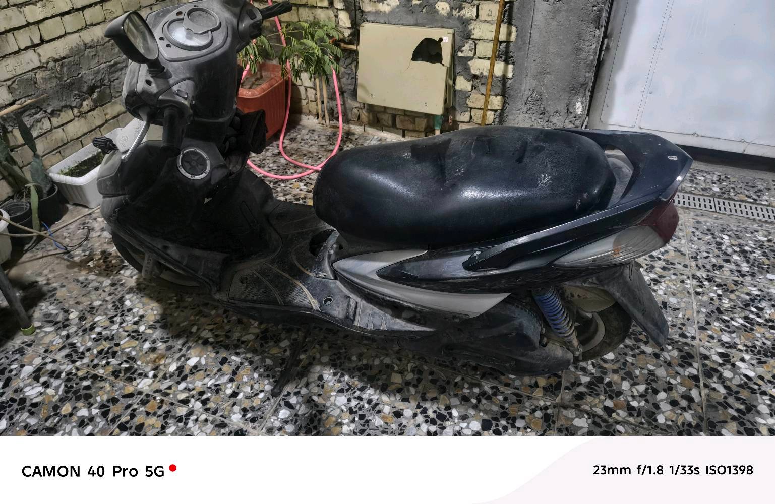 دراجة سكنس فحل نوزل جانت تشتغل مكينه خير من الله نظيفه شتغل عندي سيرفر حساس بدلت نوزل وفيت بم نفس الشي متشتغل ماعرف بيهه ابيعهه كوم حديد هاي العله اللي بيهه يجوز شغلتهه بسيطه بالخير عالياخذهه ويسويهه