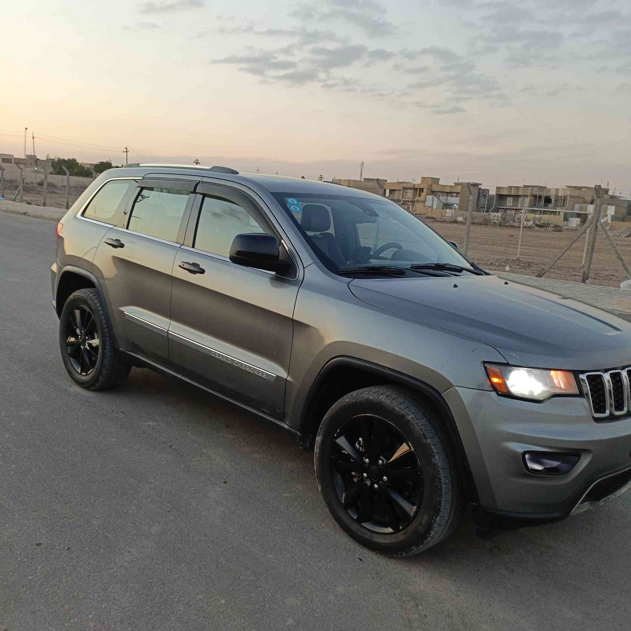 جيب 2011 بغداد بسمي شخصيا رقم مميز فول مواصفات داخله كلين السونار بالمنشور 
كوت مركز المدينه ***********
