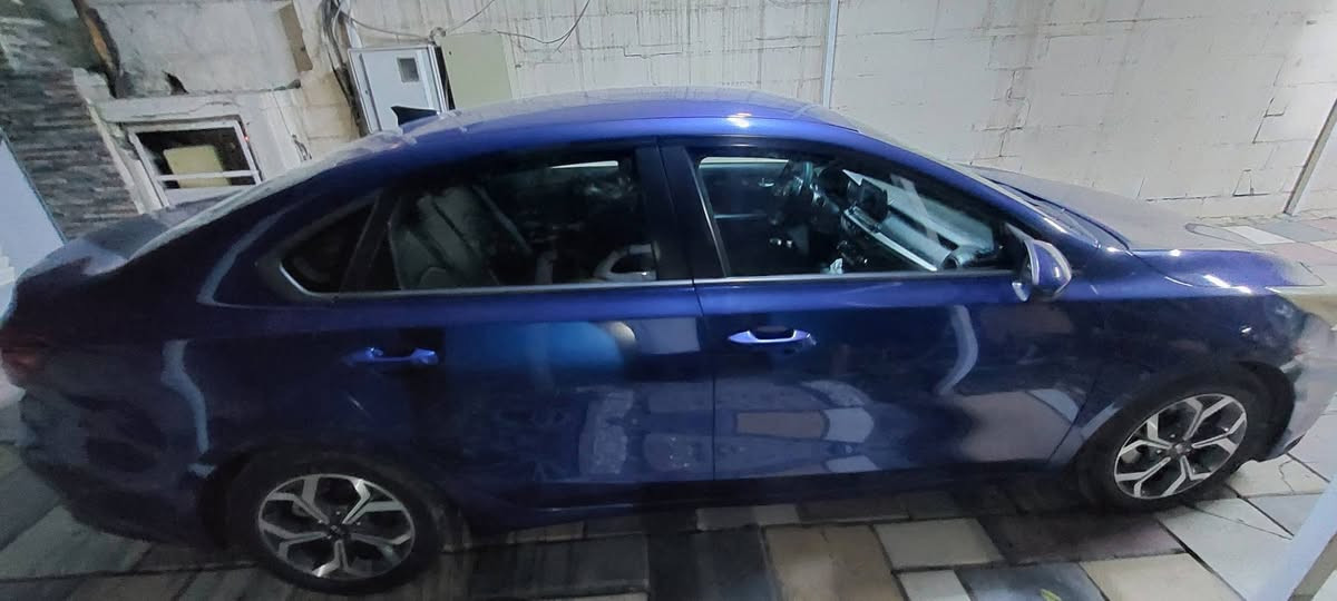 فورتي 2019
فورتي ١٩
 لون ازرق رقم اربيل
( السياره بأسم شركه وكاله بأسمي ، يصير تحولها بأسمك او وكاله ماكو مشكله) 
محرك 2000 دوش 4 سلندر اقتصادي
كير محور الى AT 
الداخل جلد اسود 
المواصفات : شاشه ، كاميرا خلفيه ، تحكم بالستيرن ، مثبت سرعه ، حساسات وقوف 
 ثلاثه انظمه قياده [smart , normal , sport] 
حادثها قطعتين جاملغ وبنيد مثل ما موضح بالصوره
بدون ايرباك والشاصي سليم
للأستفسار واتساب : ***********
السعر : 12.500$
16ونص مليون دينار عراقي
