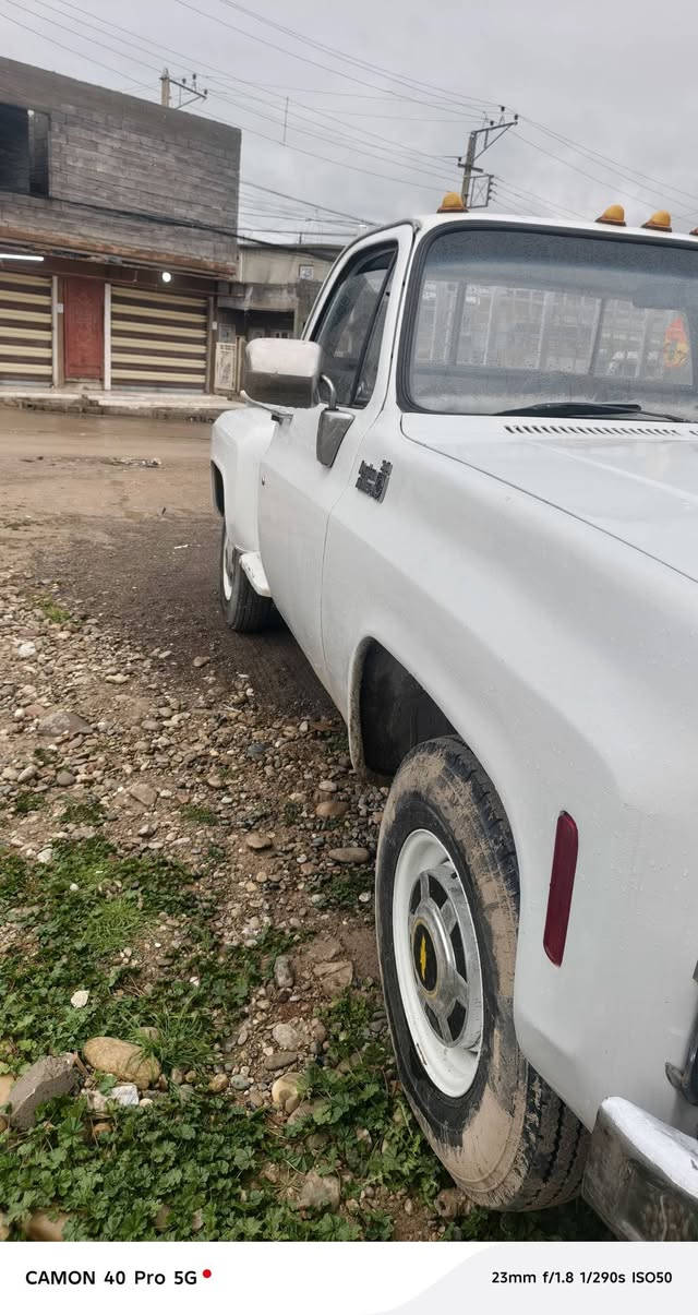 سلام عليكم بيكم شوفرليت موديل ٧٦معمر على شاصي رقم نينوى مشروع وطني الماني طخم تاير سياره جاهز من كلشي ربع ماتصرف عليها المحرك وكير خير من الله المحرك ٦اسلندر السعر ٥٠وبيها مجال عنوان موصل حي القاهرة ***********
