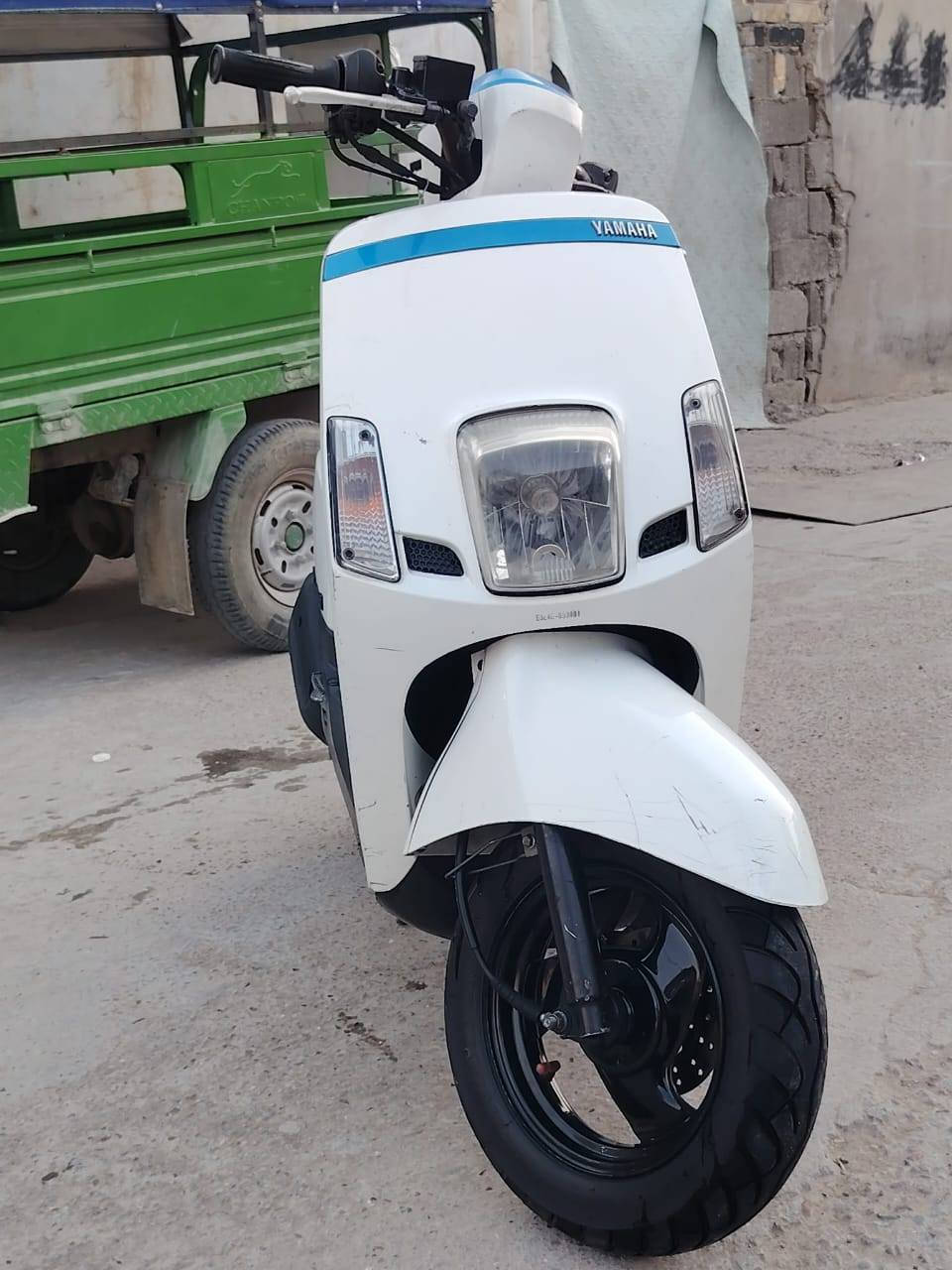 السلام عليكم دراجه لبيع المكان حي الميثاق جديده صاله3 نازله من الحاويه موديل 2011
***********
