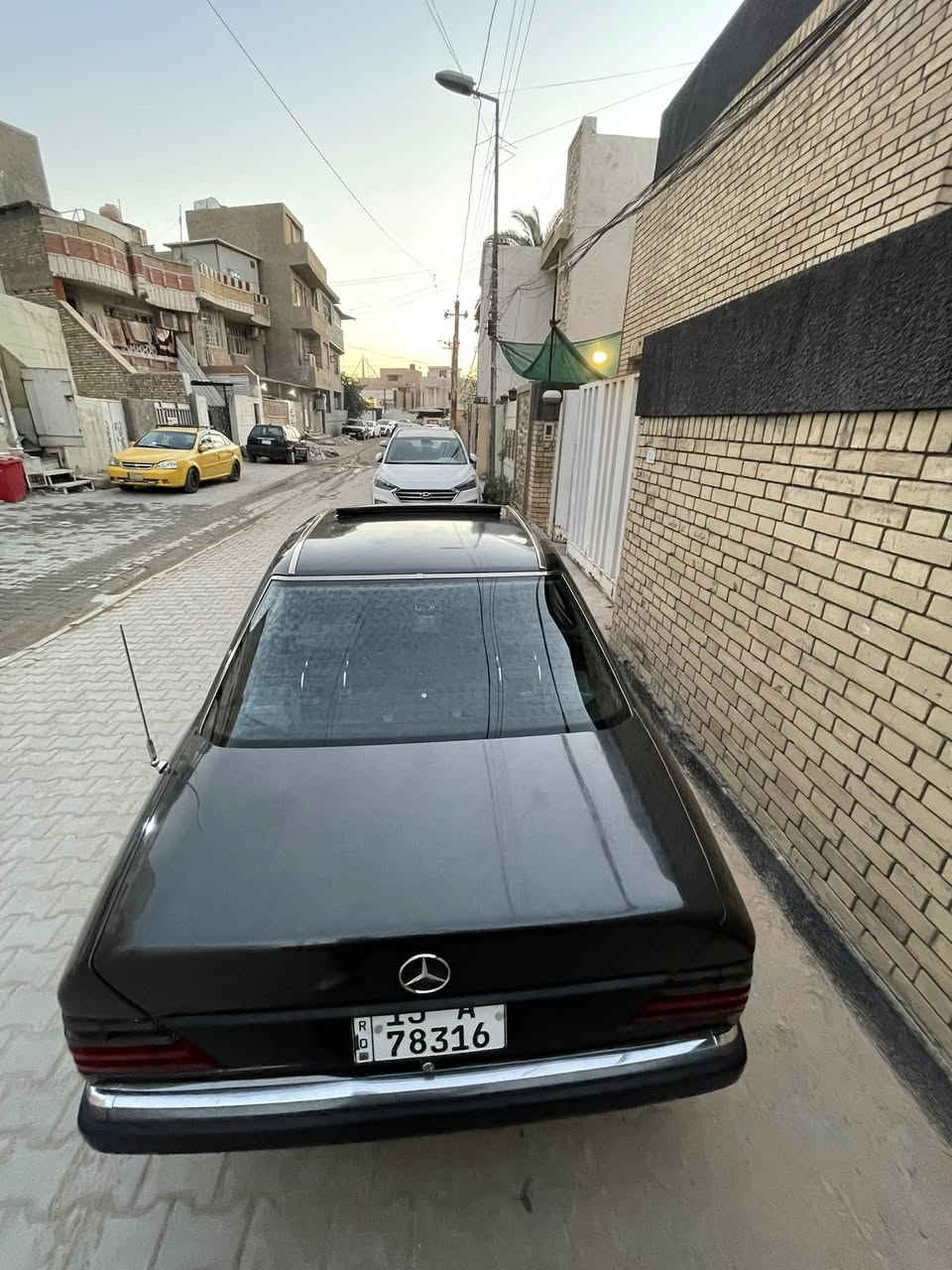 الحلوة للبيع مرسيدس W124 E300 دب محور 3000 ديلكو كير ومحرك مكفولات صدر جديد تايرات جدد تبريد ثلج تدفئة نار لايتات جدد قواعد بلاد سلايد طكتين شغالة ABS شغال  السعر 76 وبيهة مجال الرقم *********** بي واتس اب مكان السيارة بغداد
