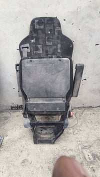 سواقنا سواق الباصات متوفر زوج كشنات يرهم كشن مساعد نوع (الفينيه) او ( ...