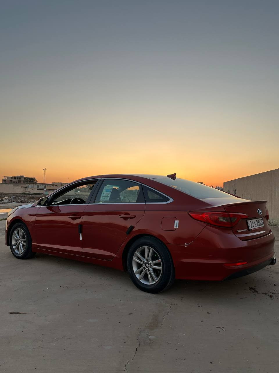 سوناتا 2017 وارد أمريكي للبيع — 🔥🚗
للبيع سوناتا 2017 وارد أمريكي، سيارة مرتبة ونظيفة وجاهزة، مناسبة جدًا للاستخدام اليومي، مريحة بالسياقة، وثباتها ممتاز على الطريق.
المواصفات: ✔️ مكينة وكير بحالة ممتازة
✔️ دواخل نظيفة وجديدة
✔️ مثبت سرعة
✔️ مانع انزلاق
✔️ الحادث أمريكي مكانه يم غطاء البانزين 
✔️ صورة الحادث مثبتة بالمنشور  
💰 السعر: 120 ورقة وبيه مجال بسيط
📞الاستفسار اتصال***********

