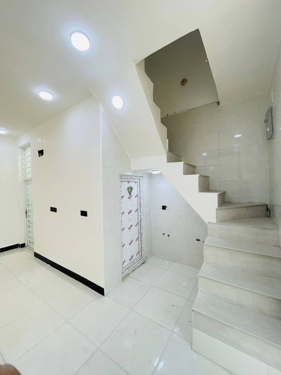 سلام 🙋‍♂️ 

#دار_مساحه_٥٠ _م

طابو زراعي سند ٢٥ صرف

النجف #ملحق ميسان خلف سكله الكرعاوي 
السعر (٢٤) مع المجال 
بناء ممتاز 
بناء ممتاز 

درجه اولى ) 
 ***********
