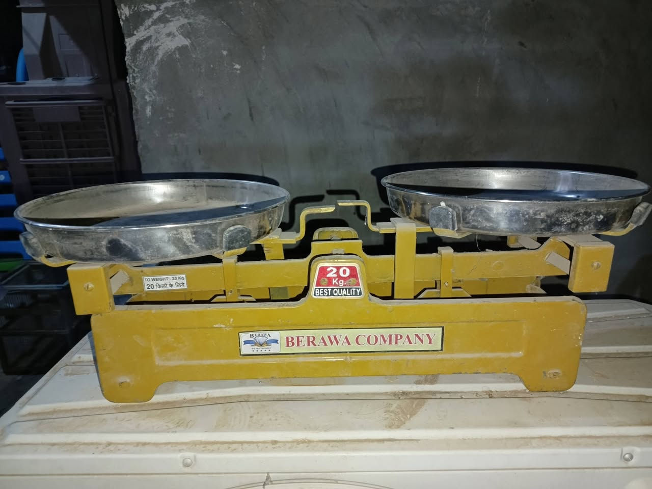 ميزان للبيع هوه العيارات مالاته نضيف كلش
السعر 45 الف عنوان مسيب ***********
