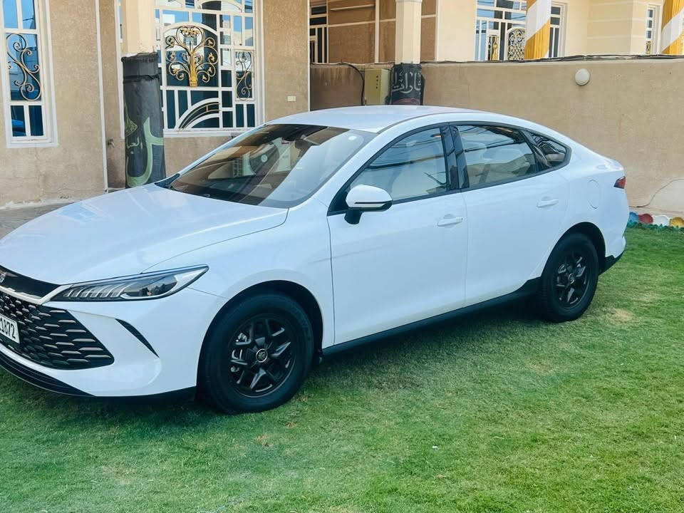 السلام عليكمً
BYD
كن بلاس مديل 2025 مكفوله كفالة عامة 
داخل ابيض المرغوب 
موصفاته معروفه حساسات كشنات جلد شاشا كامره خلفيه تحكمات جهتين تحكم بسعه البطاريه بيه انضمه قياده متنوعه SPORT NORMAL ECO   قطعتين تبريد ملحقاتهة كاملة 
السعر18.200 مجال قليل
المكان بغداد
الاستفسار ***********
