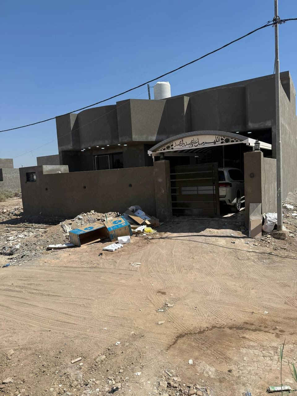 كادر نعمل كافة انواع الديكورات الداخليه والخارجيه فوم بوردكس جبس سقوف ثانويه وكافة انواع الاصباغ وطلس وشغل درجه اوله للاتصال *********** او مراسله الصفحه
