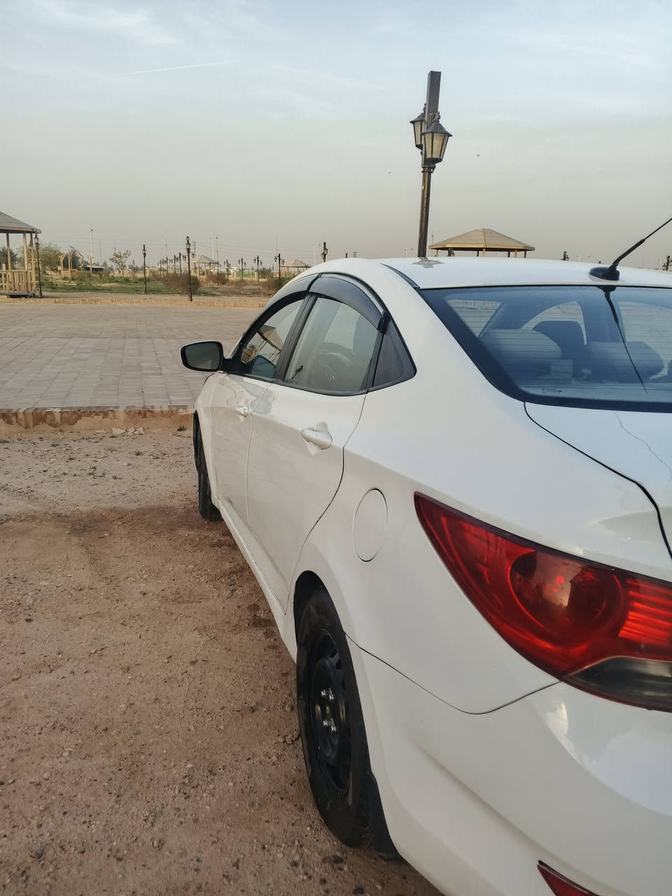 السلام عليكم
اكسنت موديل 2013 أمريكي رقم بغداد دولي السنويه 2028 صدر وتايرات مكينه گير مكفول وجديد *********** الشراي يتصل عنواني سامراء
