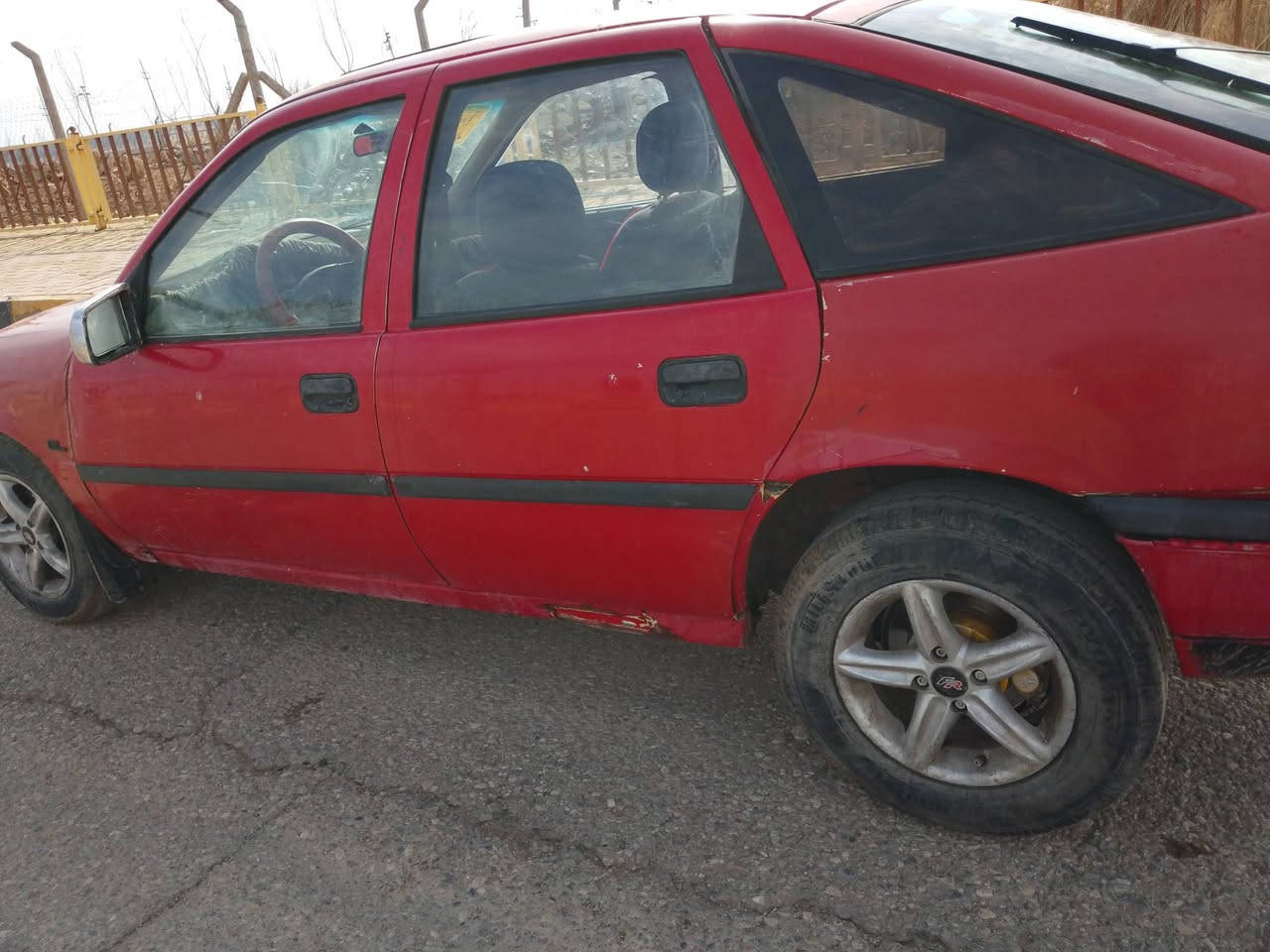 فكترا موديل 91 حجم 20
فحص نينوى اخضر سنويه خضرا 
تحويل من الشرعي 
محرك بداية صرف 
كير شرط 
صبغ مكانات انطيها عام 
السياره شغاله ونشيطه
السعر 17
مكان السياره ناحية ربيعه 
***********
***********
مو شراي لاتتصل رجاءً
