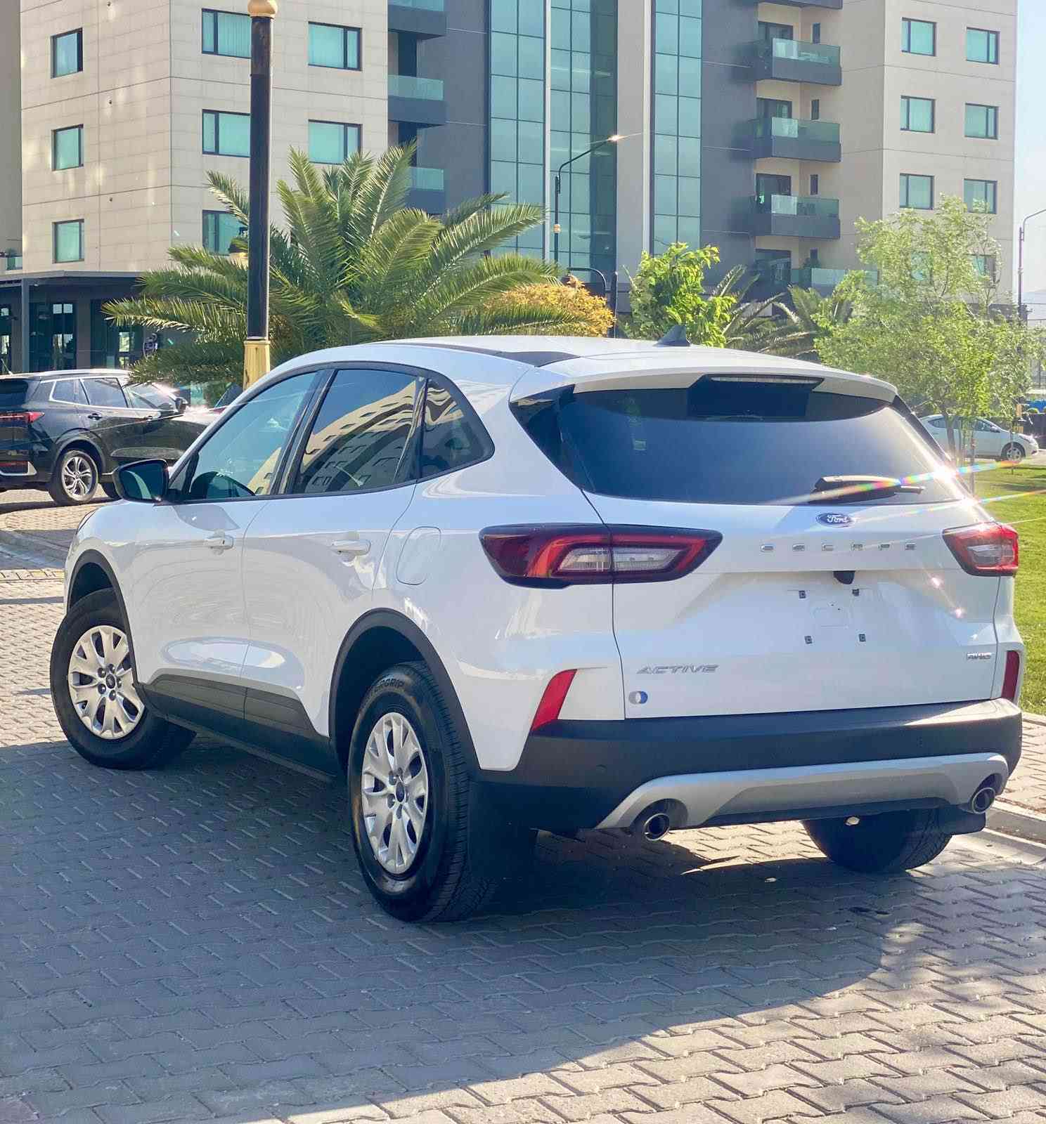 Ford Escape 2025
Active Awd
فۆرد ئیسکەیپ 2025 
ئەکتیف دەبڵ ئەکسل
9 هەزار میل ڕۆشتووە
نیو بۆنیدی بۆیاخە بێ ناوگرتن بێ ئێرباگ
مواسەفاتی شەغال بەسمە کامێرا
راداری دواوە لاتەنیشتەکان راداری خەتی جادە تەحدید خێرایی شاشە auto hold auto brake ٤ مۆدی لێخوڕین دەبڵ ئەکسل شاشە ئەلکترۆنی درگا بەسمە مواسەفاتی تری زۆرە…
گێر مەکینە کارەبایی بەشەرت 
ژمارە کاتی ٩٠ رۆژی لەگەڵە بۆ ڕەقەمکردن
شوێن سلێمانی
بۆ زانیاری زیاتر 
*********** السليمانية, العراق
