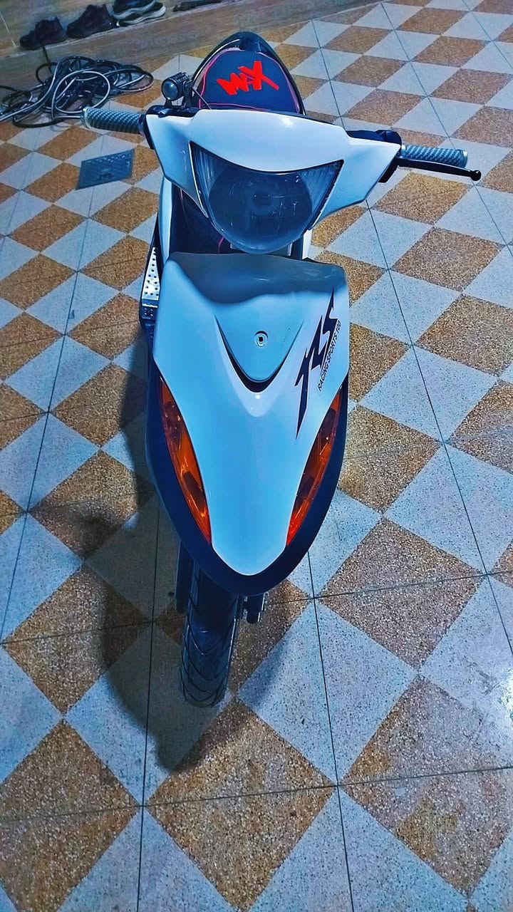 ماكس للبيع
بوشه 55 
بدل بيه ولفات 
كفرات جدد
زوج  تواير جدد
دراجه كامله 
سعر 550 بي مجال
الاتصال ***********
