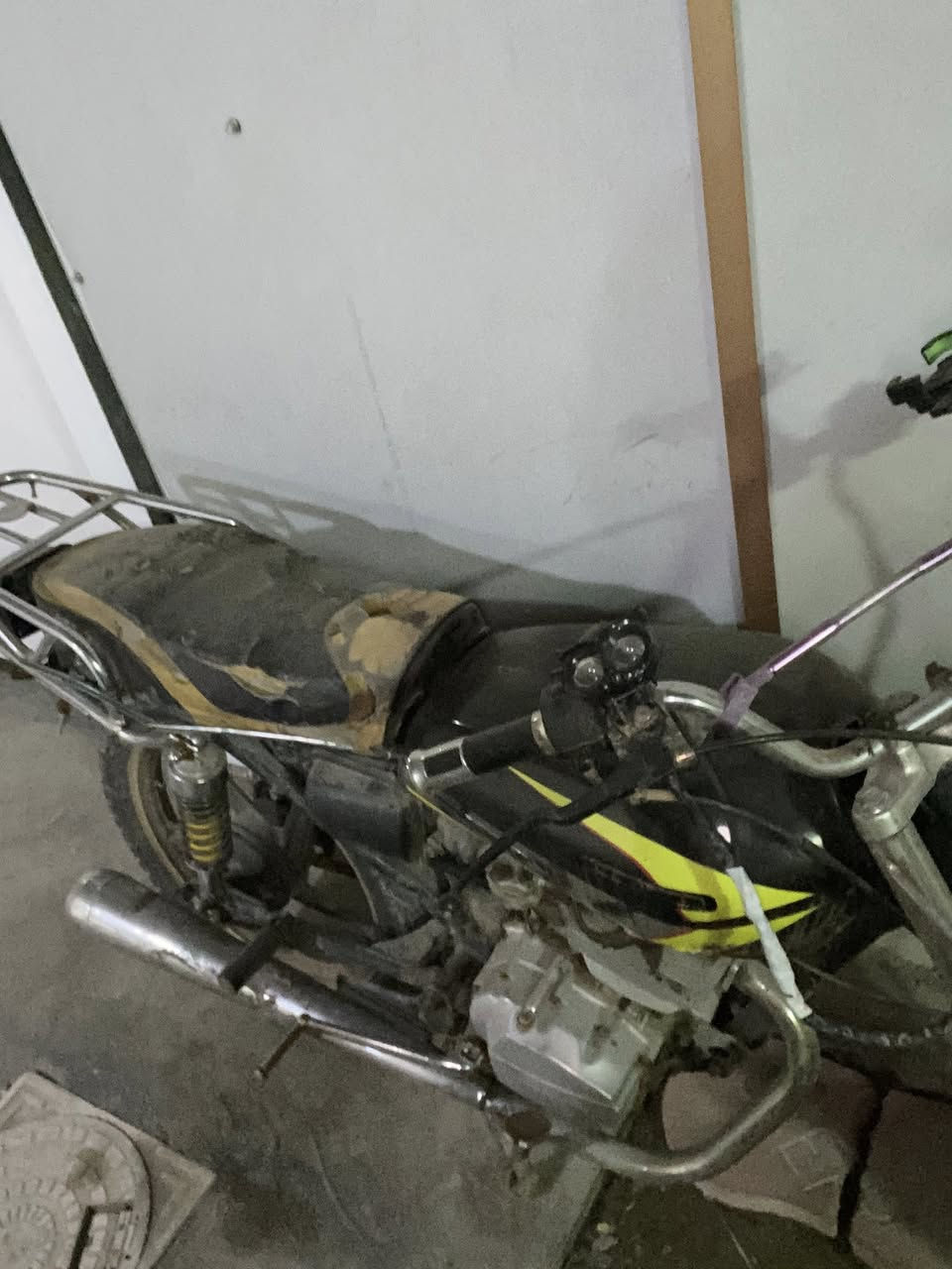 سلام عليكم سيفان للبيع محرك دايوان محركها يخبل بس خلصت بانزين وتاركها صارلي هواي يرادلها ترتيب مكاني عامرية قفلها ٢٠٠ قفل قفل تجي تريد شغلتها انتا وتاخذها تريد تحملها *********** واتساب
