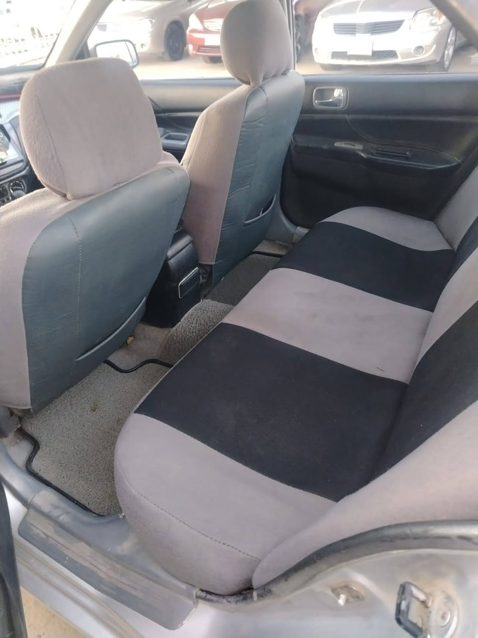 لانسر موديل 2004مصبوغه عام كير محرك كفاله عامه تدفئه تبريد كلها جاهزة كهربائيات لياتات امامي خلفي كلها جاهزة صدر امامي خلفي كلها جاهزة تايرات جديد السعر 65وبيها مجال للاتصال على الرقم التالي ***********/***********
