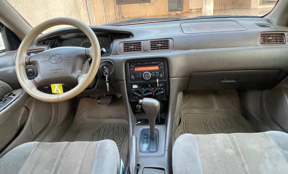 #انتباه_مكلف_بالنشر

كامري 2001 خليجي بيها قطعتين صبغ 
سنوية جديدة وهزة جديدة 
السيارة جاهزة مابيها نقص بإسمي وتحويل مباشر 
محرك وگير مال كصة.
السعر : 75 وبيها مجال 

الاتصال على الرقم :

***********
