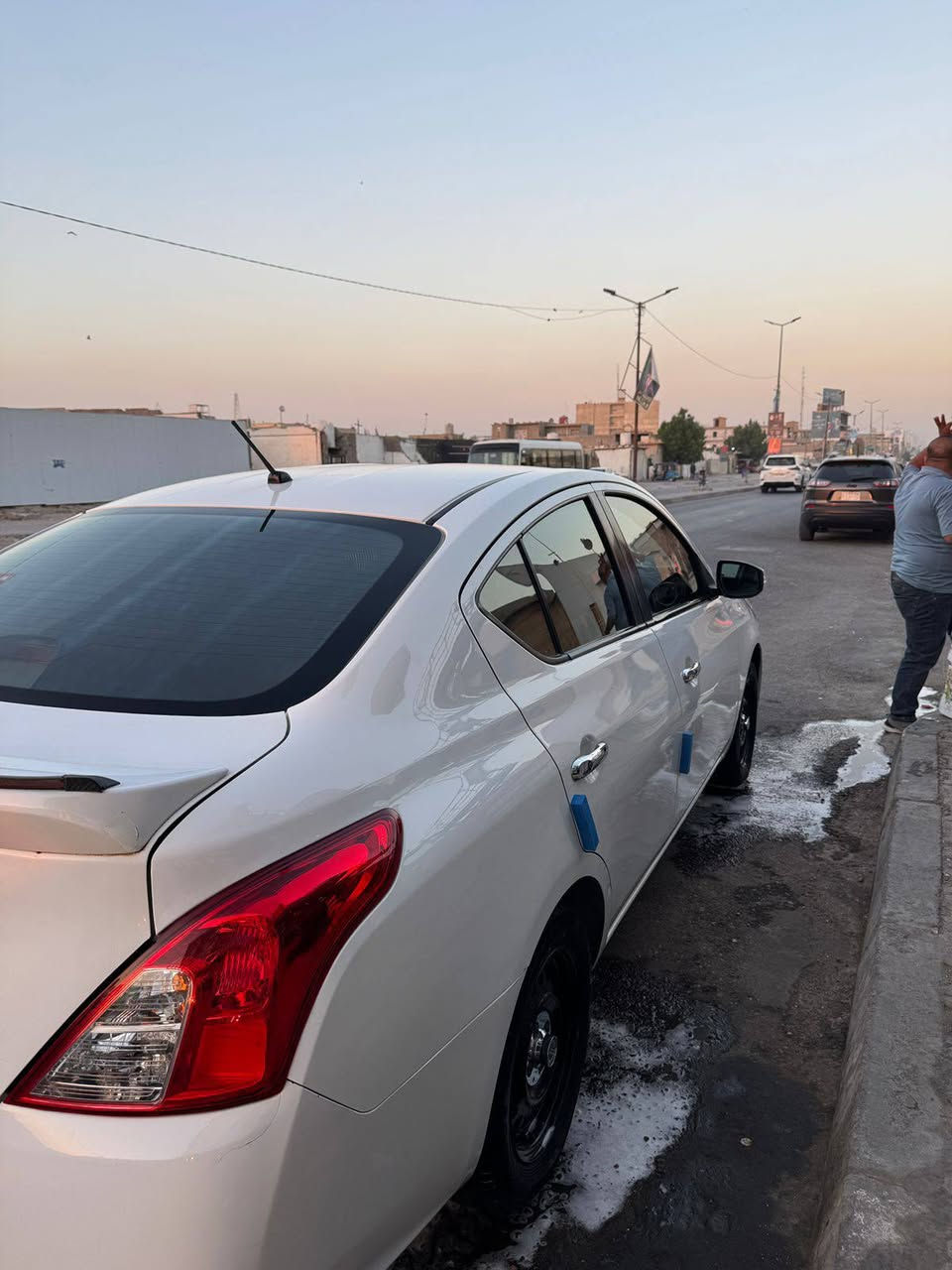 نيسان مصري السعر شده وخمسه
*********** البصرة, العراق
