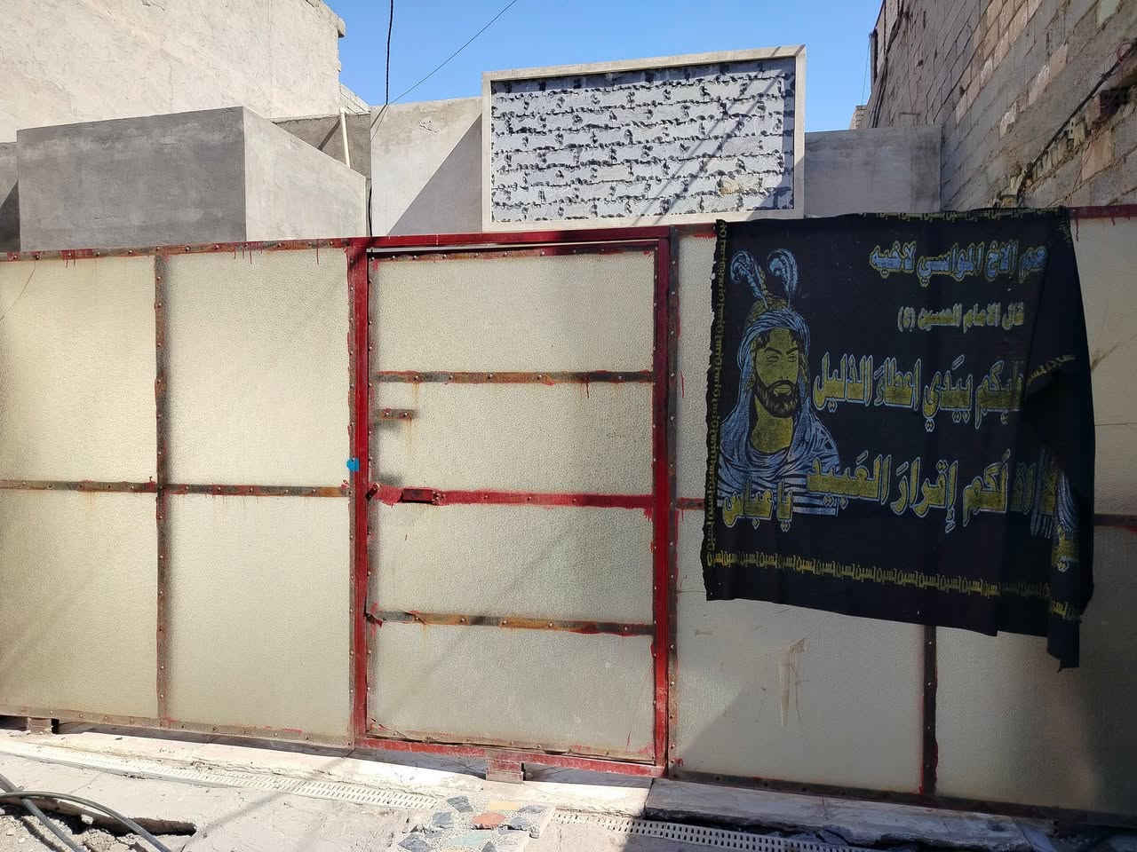 السلام عليكم مشتمل اللبيع 100متر بناء 2023 بيت نضيف
الكفائات قرب اسواق مرحبا  مامتواجد ع فيس بدون دلاليه 
لستفسار
*********** وتساب
