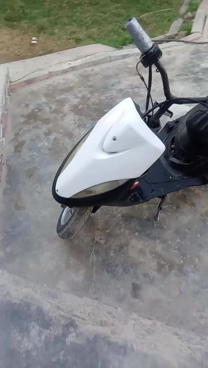 سلام عليكم دراجه ماكس للبيع بوشه 55 شلعه ومعدل شك الكاع صلف هندر شغال بس يراد باتري سعر الدراجه 375 وبيه مجال قليل الستفسر خاص مفتوح ورقم بيه واتساب ***********
