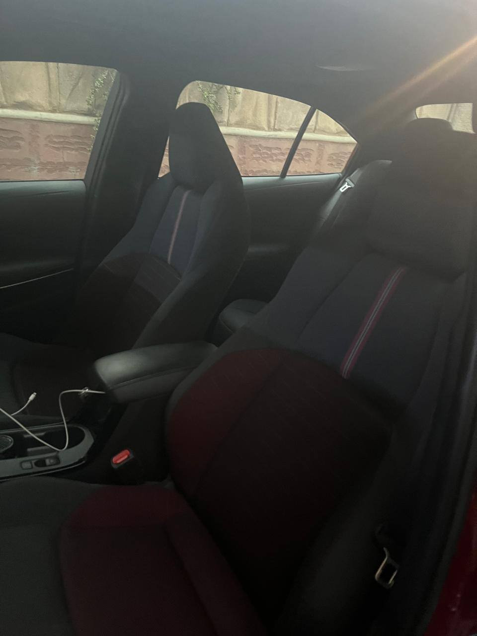 كورلا وارد امريكي 2024 فول السياره اس S مكينه 2000 السعر 150رقمي ***********
