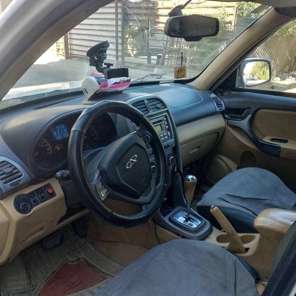 سلام عليكم سياره شيري تيكو 13
ضربتهة تكمه وقاعده مال دبل ومعمرات 
كشرهة تعبان محركهة مجفت استندر كيرهة خير من الله 
عوزهة ترتيبات عارضهة ب35 وبيهة مجال مكاني حي الجهاد بغداد 

