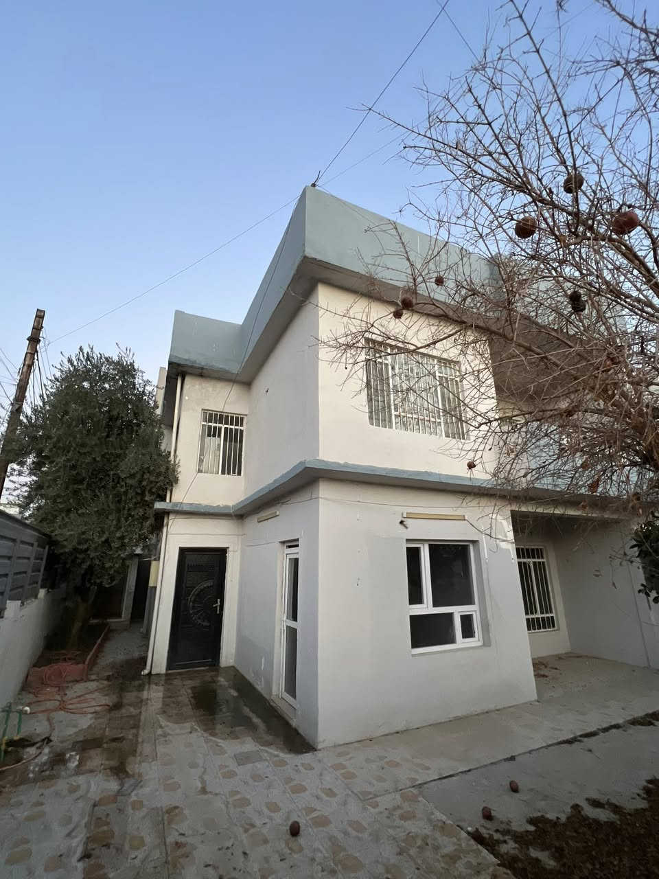 🔴دار للإيجار تجاري فقط مساحة 200 متر ركن الواجهة 10 متر✨
🔴طابقين بناء مرتب 💥

1️⃣الطابق الاول : ثلاثة غرفة نوم + هول + أستقبال + مطبخ + كراج + حديقة + صحيات 🚾

2️⃣الطابق الثاني : ثلاثة غرفة نوم + هول + صحيات 🚾

🔴موقع مميز جدا 💥

🌍الموقع / حي الزراعي (( سايدين لأرينا ماركت )) 🏭

للاستفسار

 ☎️ أسيا ***********

أو

☎️ كورك ***********

🌐عنوان المكتب / الموصل _ حي الزراعي قرب جسر السويس 🔥 
⏮️مع العلاف للعقار استثمارك في آمان 🌟

📌نستقبل عقاراتكم وطلباتكم العقارية .
