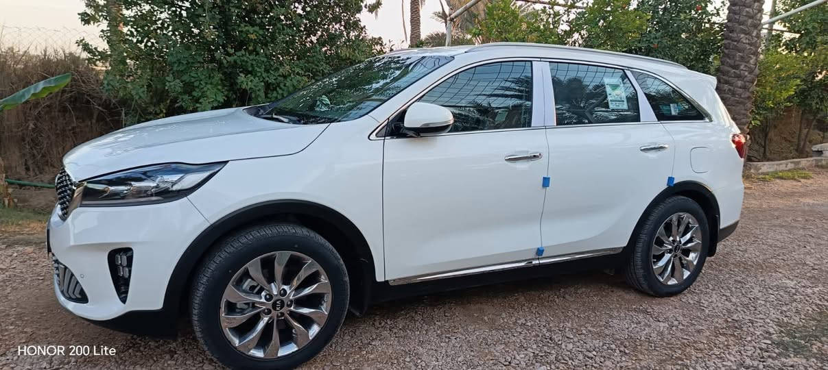 سورنتو 2020 خليجي 
7 راكب 6 سلندر 3.5
مكفوله كفاله عامه 
محرك وكير مكفولات بوضع الشركه 
فول مواصفات عدا البانوراما اريل نفكيشن شاحن لاسلكي تحديد ملاحه GBS لايت زنون فول جنطه كهربائية كشنات مشمشي 2 كهرباء علامة سورنتو بالدوسه بصمة ابواب 
السعر 268 $ وبيها مجال 
اللأستفسار ***********
