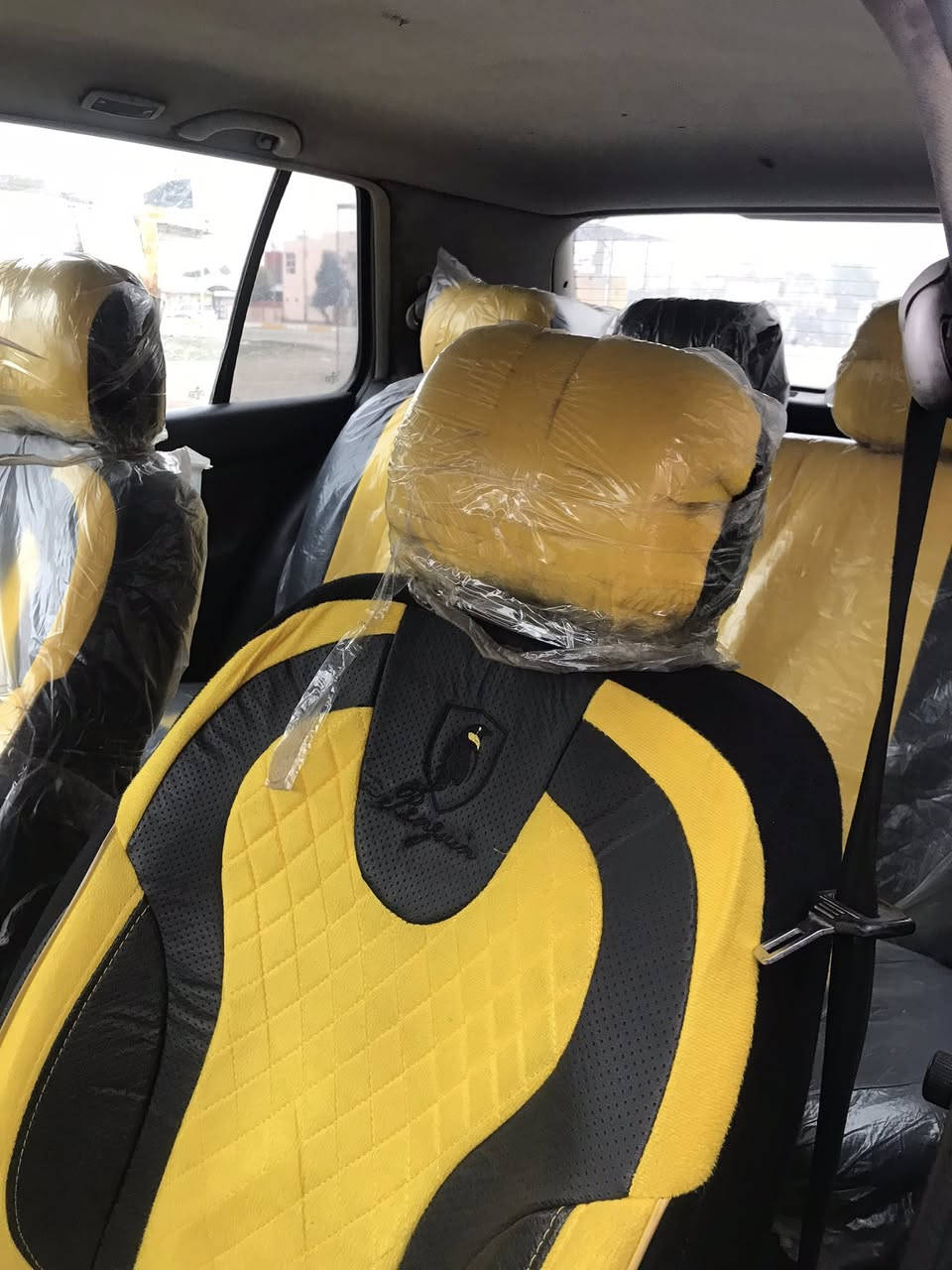 كولف 2007 مكينه جديد مشدود بيها  رقم كركوك سنويه لل٢٧   تحويل مباشر صدر جديد دفتر بنزين 
السعر 57

قسط مابيع ***********
